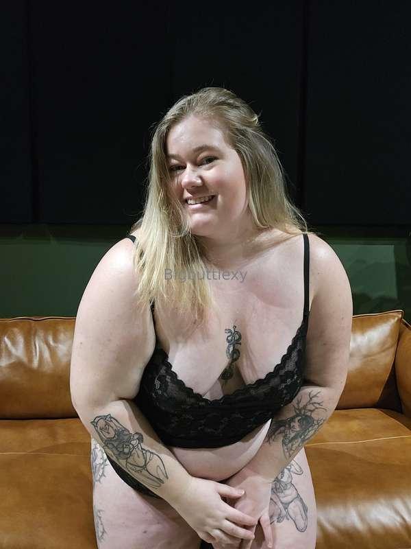 Winter season means cuddle season! Unlock to warm up my tits..