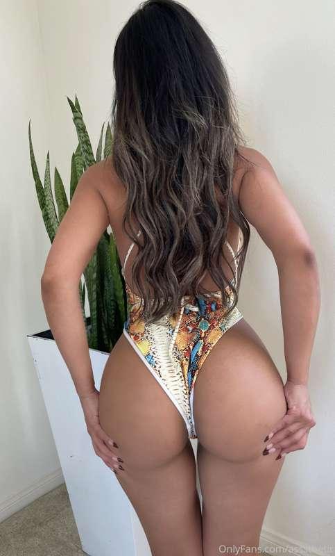 do you prefer one piece bikinis or two? I actually prefer on..