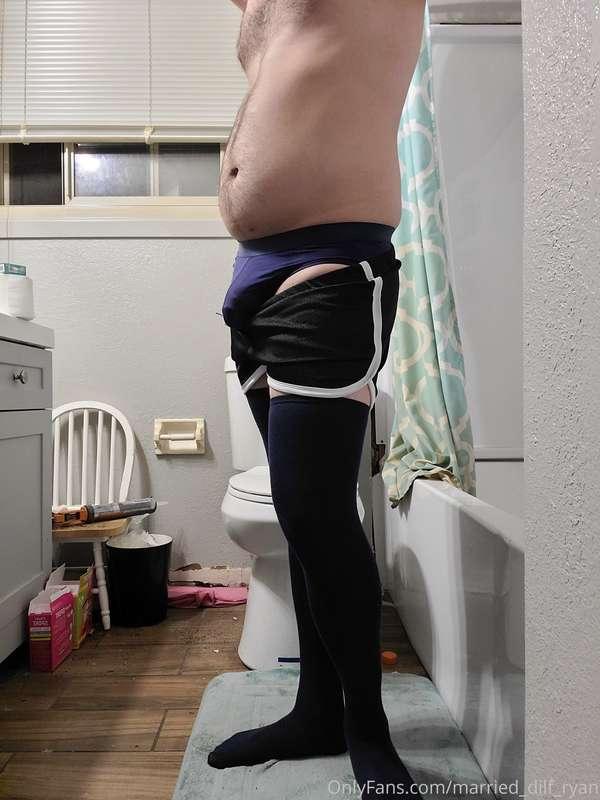 married_dilf_ryan image #5