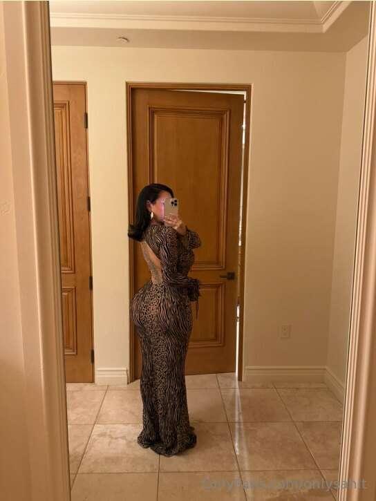 Rate the view $1-$50 and maybe I’ll take it all off🫣