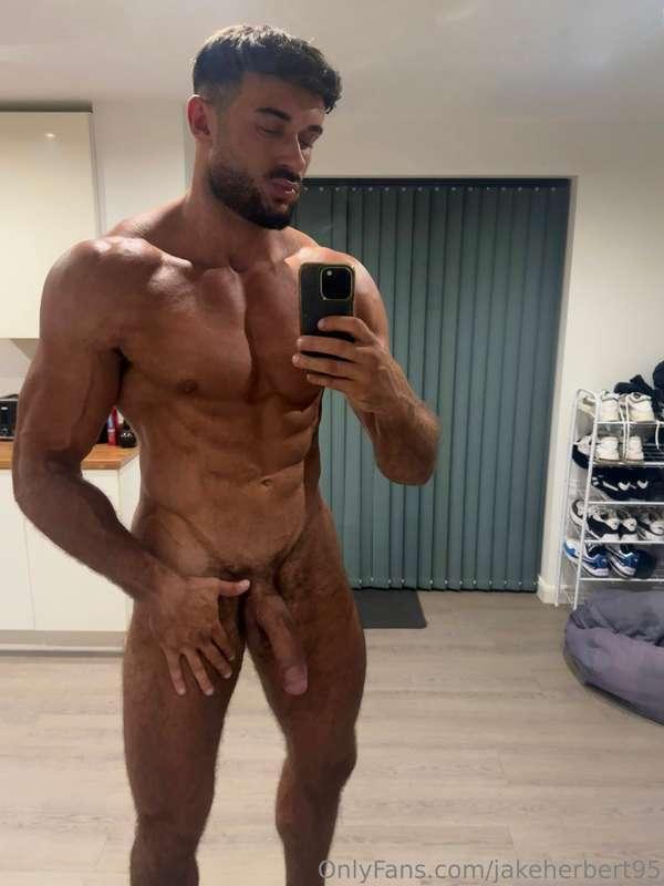 Who wants to suck it 🍆💦