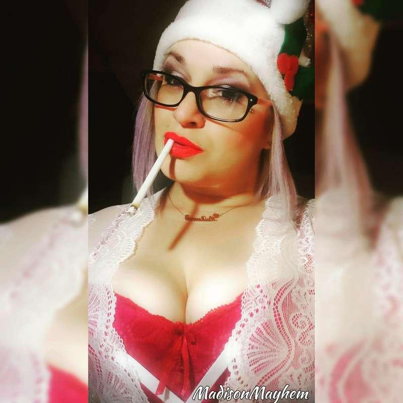 Hope you all had a very Merry Christmas...or Kinkmas! 💋🖤🎀🖤