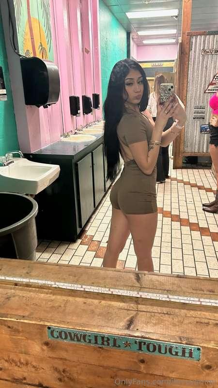 funny girls have wetter pussies I dont make the rules