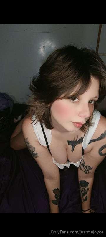 Am I your favorite girl? 💞🖤😝🔑