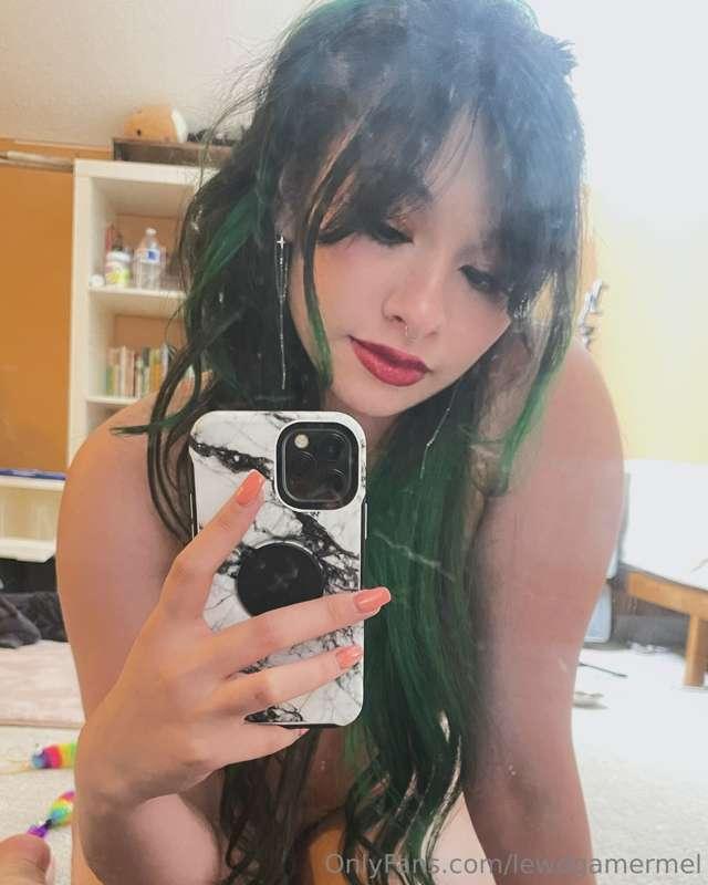 lewdgamermel main image
