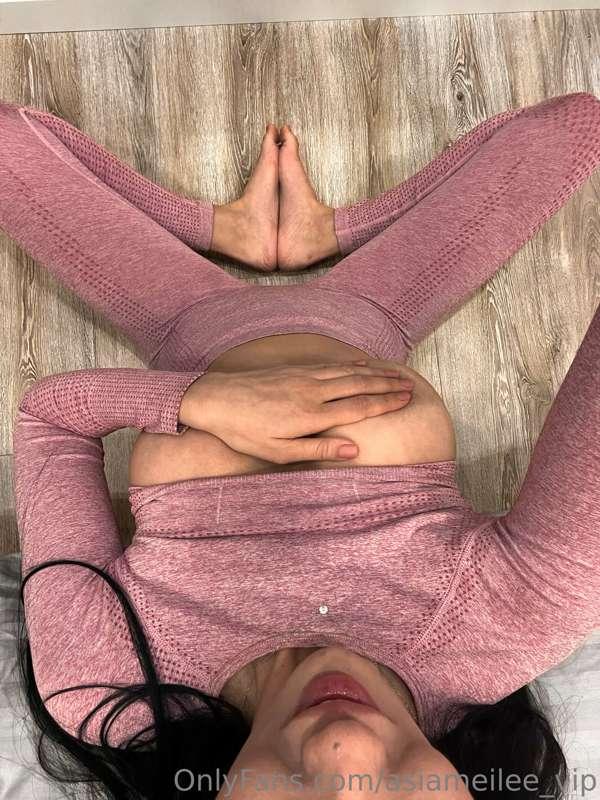 Help me stretch out before training...🤸