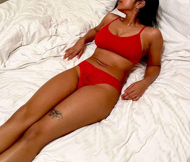 Rate me in my red lingerie 