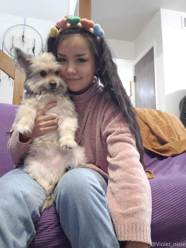 Some photos from Thanksgiving 🥰 this is my dog ollie 💗