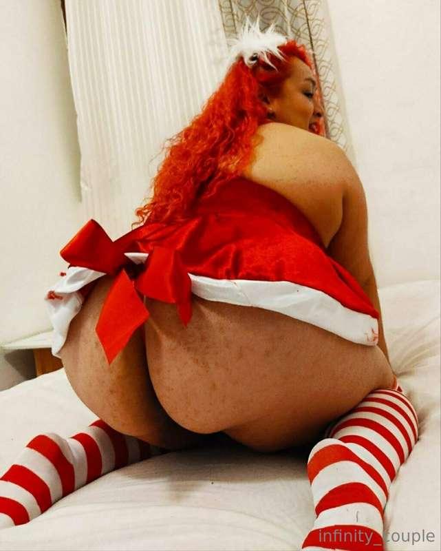 🎄𝕄𝔼ℝℝ𝕐 ℂℍℝ𝕀𝕊𝕋𝕄𝔸𝕊🎄

Mrs. Claus wants a delicious cock to spen..