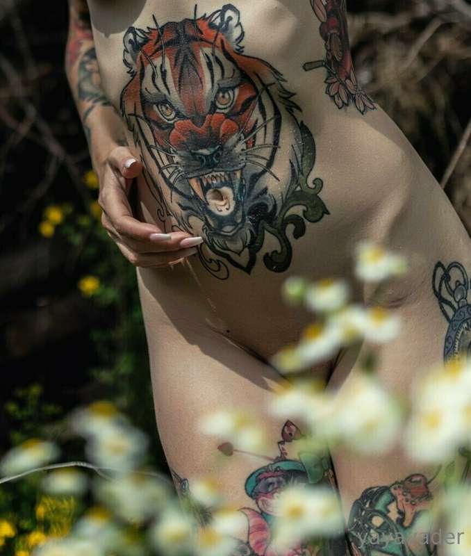 Good morning 😘 whole pic @yayavader 🔥
with an discount from ..