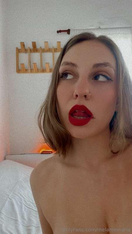Alert ⚠ I feel extra horny today.. Who wants to help me ?