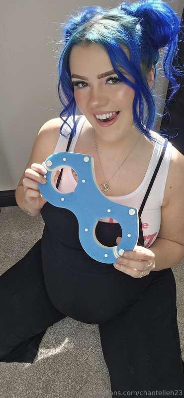 Would you pick the blue for me or the pink??