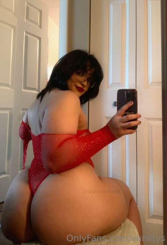 Imagine if your face was my chair!!😈😈😈