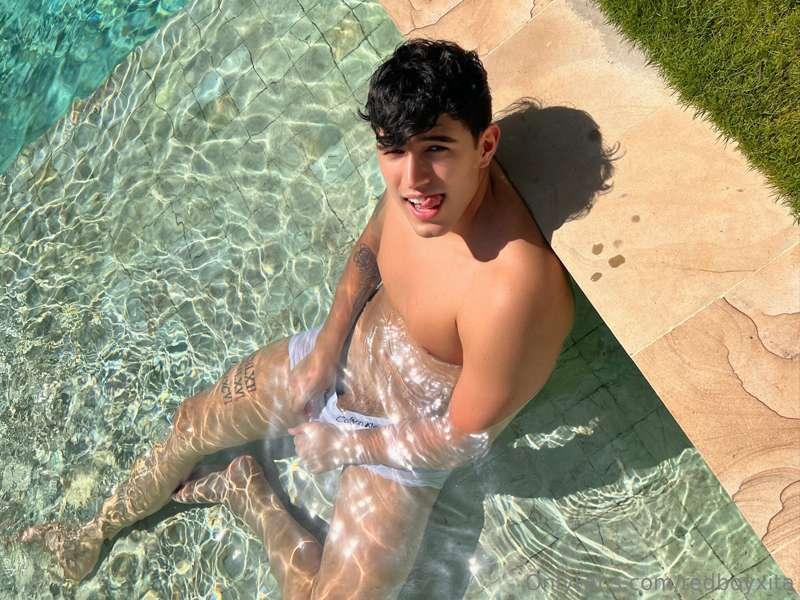 Wanna join me in the pool and swim naked? 😏🔥