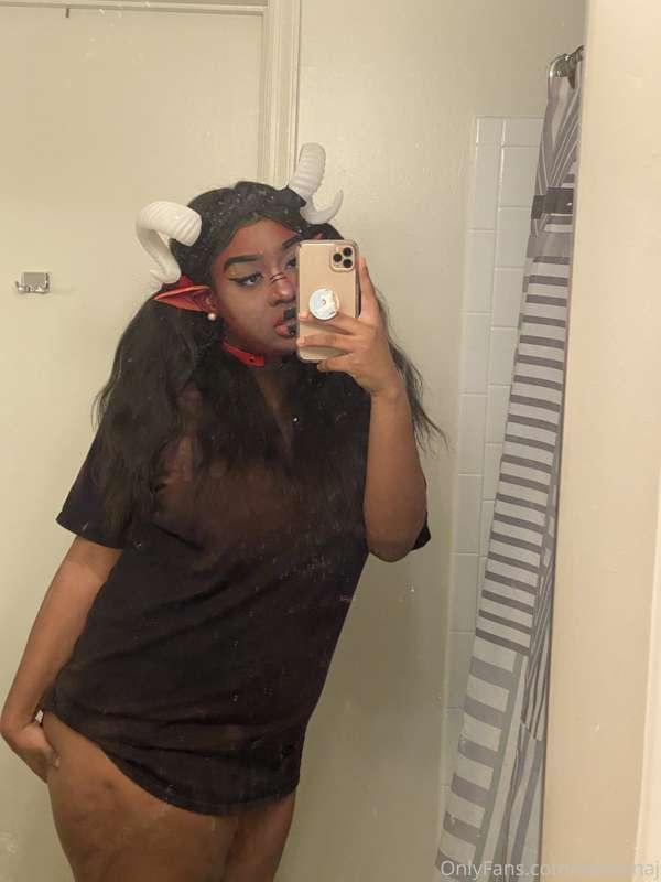 — Something Slight for Rosie 👹❣️