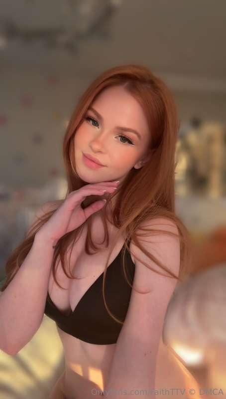 Trying to look innocent after the DMs I sent last weekend 🙈👀