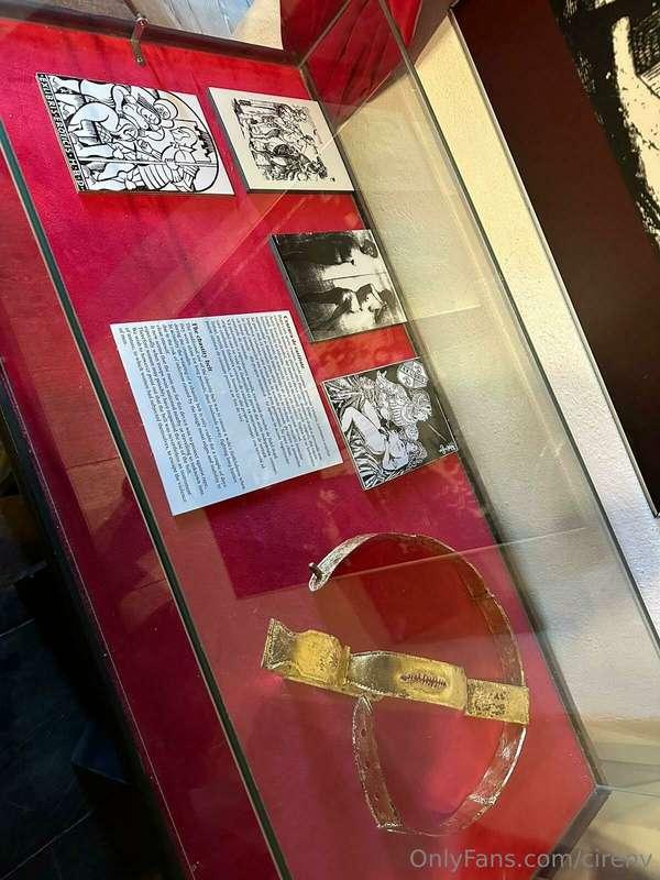 Who knew chastity belts had so much history. 🤔 If you zoom i..