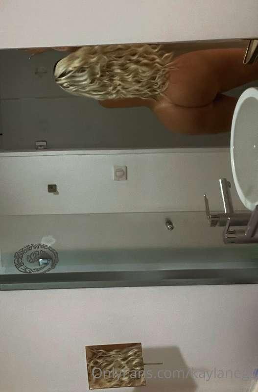 tan lines are back🍑