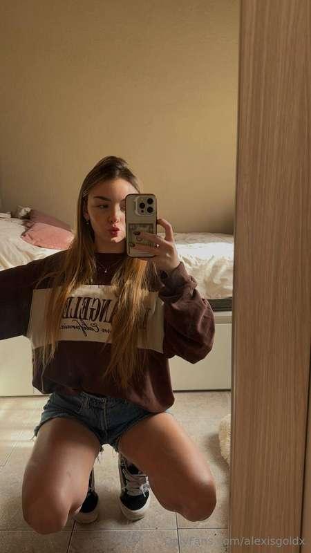 Dangerously cute, unapologetically sexy😊