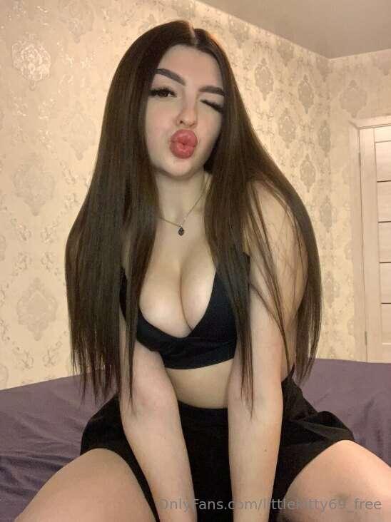 🔞𝐅𝐑𝐄𝐄 𝐒𝐔𝐁𝐒𝐂𝐑𝐈𝐏𝐓𝐈𝐎𝐍🔞
This girls @lina.aangel is online & horn..