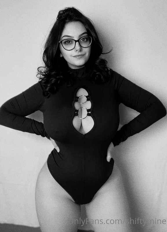 Love the black and white 😊
