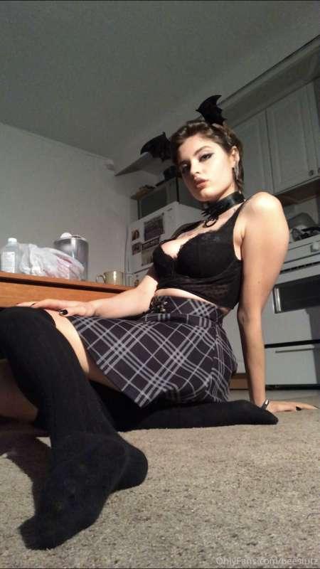 thinkin bout sitting on someone’s face 😌