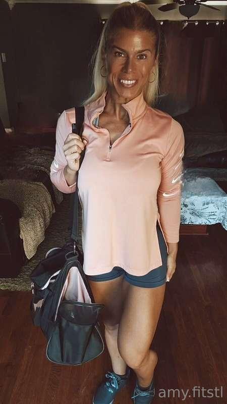 Gym Time! Gotta keep in shape 💋😉 Sexy Saturday pics later 😘