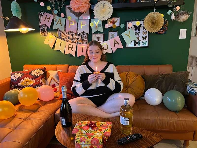 Happiest girl with my non alcoholic drinks and presents 🥹 (a..