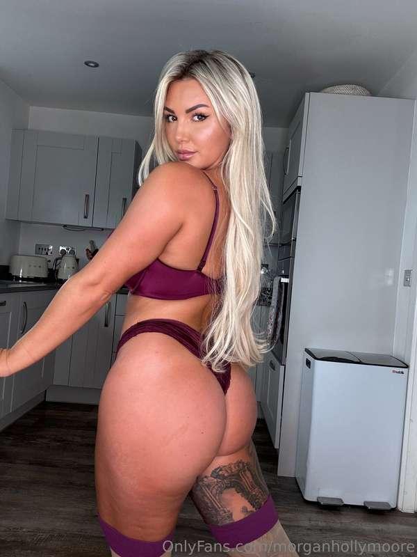 do you think i woud look good in this position naked? 😜🥵