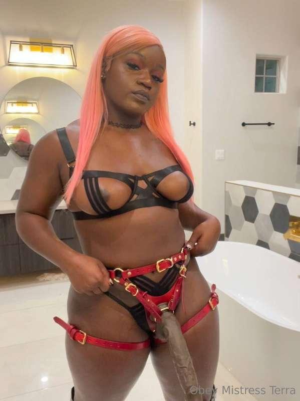 She’s pegged over 200  🤯 .. CLICK THE LINK TO FIND OUT 🔥http..