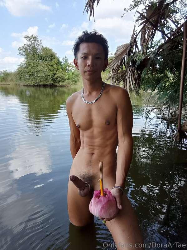 ไปลอยกระทงกันครับ