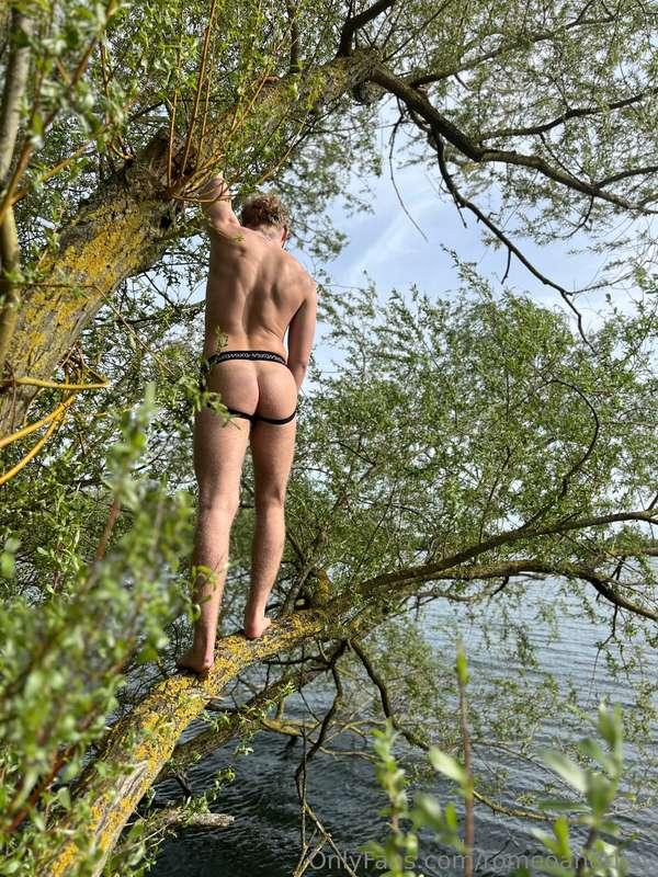 Let’s Go Explore 🍑😉