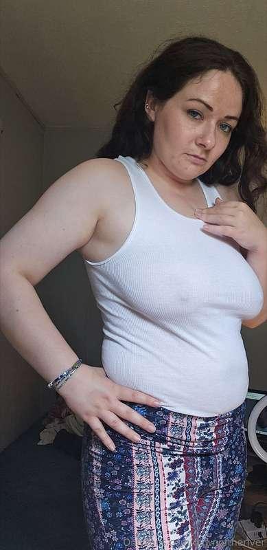 Hard nipples feel so good , horny in my boobs lol
