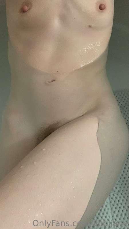 Would you like to join me and help me get clean? 😉💦