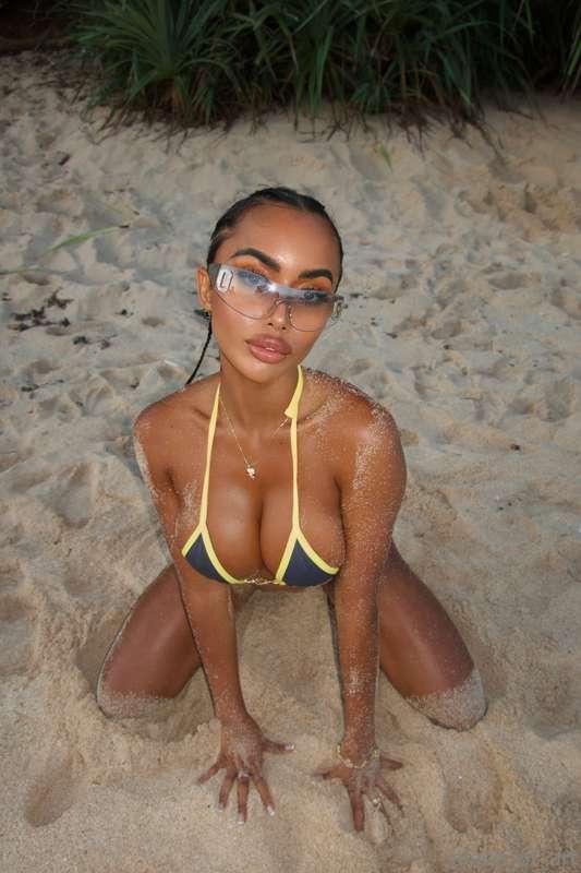 My cleavage game, savage🤤