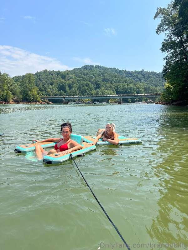 Oh, girls just wanna have sun 🎶