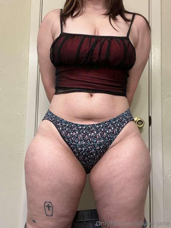 Wondering what you’d do to me if you saw me like this ♥️🤭