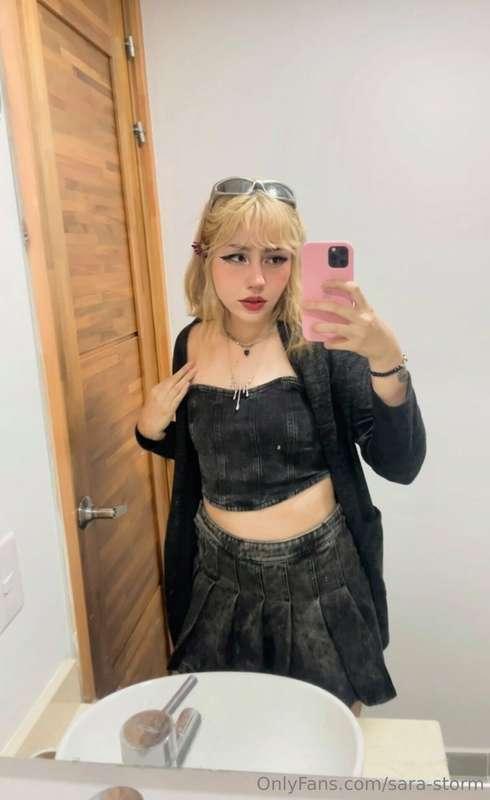 fuck me in the family bathroom? :))😈🤤