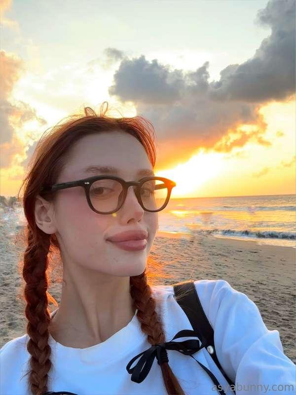 Sunset by the beach feels like pure inspiration 🌅✨The ocean,..
