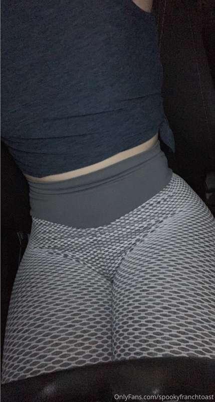 Who loves big thighs?? Also I Shot the HOTTEST dildo vid ear..