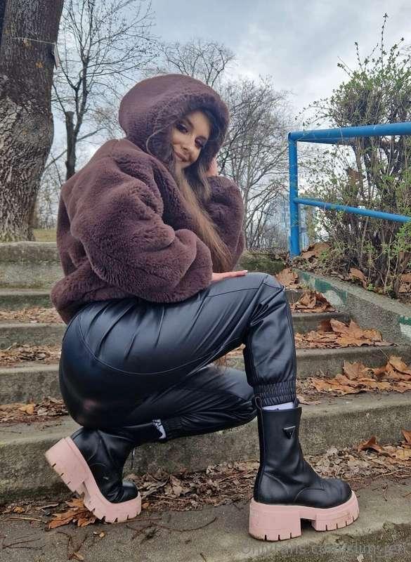 Hey guys💋follow me in nature😈