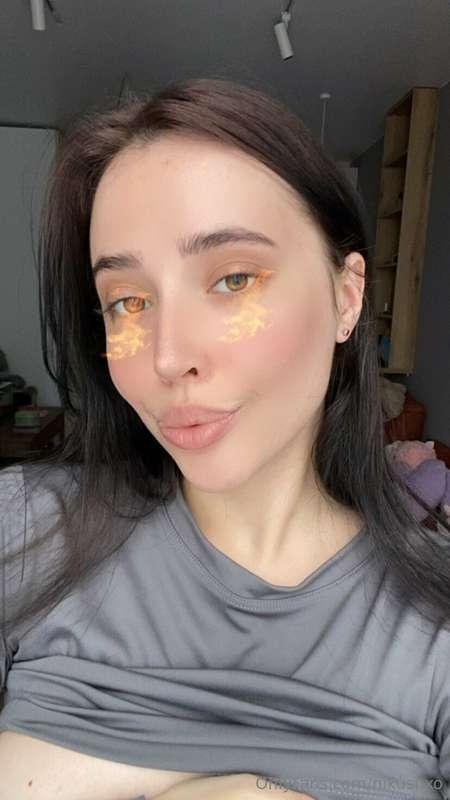 בוקר טוב מאמי🥰 תשלח הודעת בוקר טוב ואולי תקבל פינוק