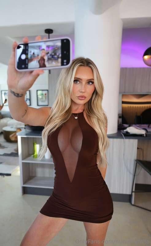 You look like you could use a distraction… how about me? 😜