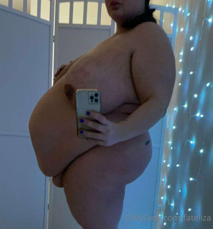 My 8months pregnant belly