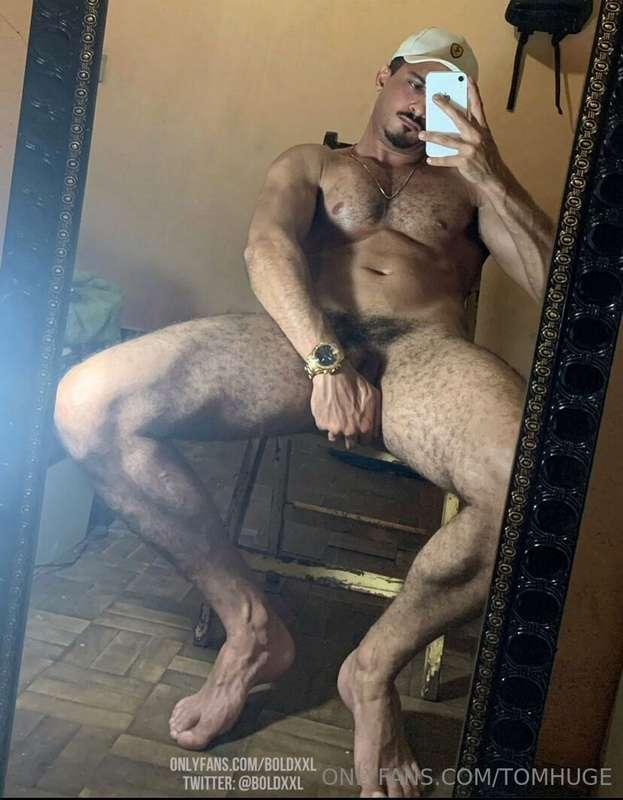 tomhugefree image #1