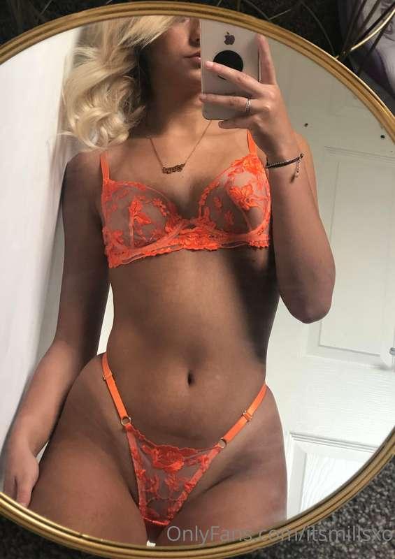 New orange Lacey set🧡💋