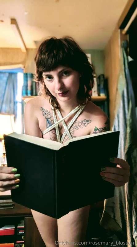 Have you ever been tied up with a good book? 🤭