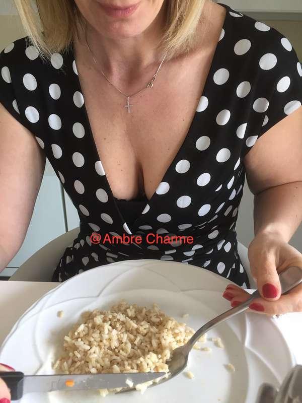 Always sexy even at the table 😜