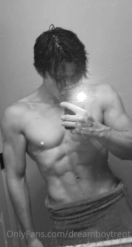 shower with me 👅💦 Want the pic without the towel? tip 100 an..