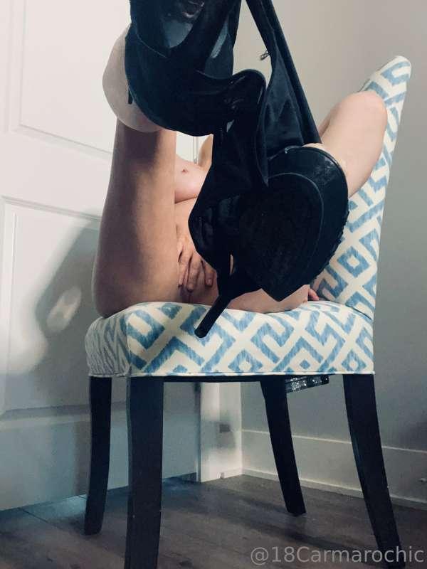 Ready to drop my panties on the floor….. Who wants them 😉💋
 ..